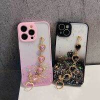 เคสครอบโทรศัพท์สีใสส่องแสงเป็นประกายวิบวับไล่ระดับสีของ MAYBELL พร้อมที่โซ่มือลูกปัดเพชรรูปหัวใจสำหรับ iPhone 14 Pro Max 13สำหรับ iPhone 12 11