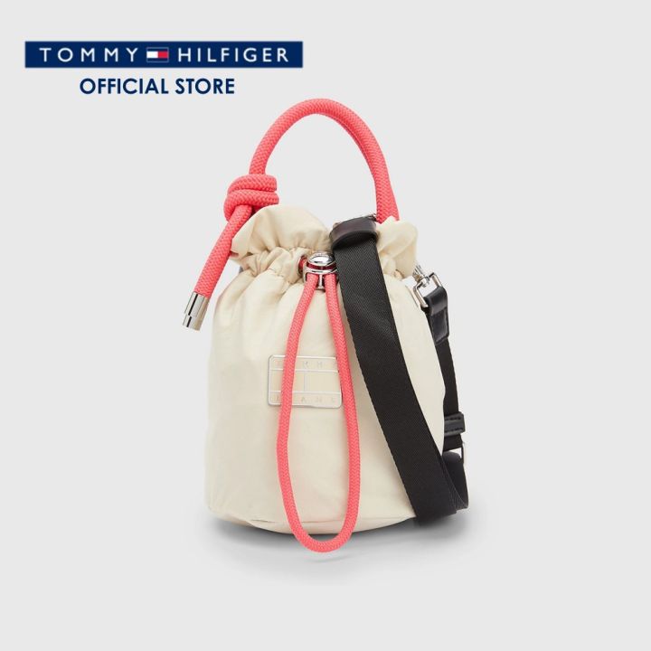 tommy-hilfiger-กระเป๋าผู้หญิง-รุ่น-aw0aw14582-aci-สีเบจ