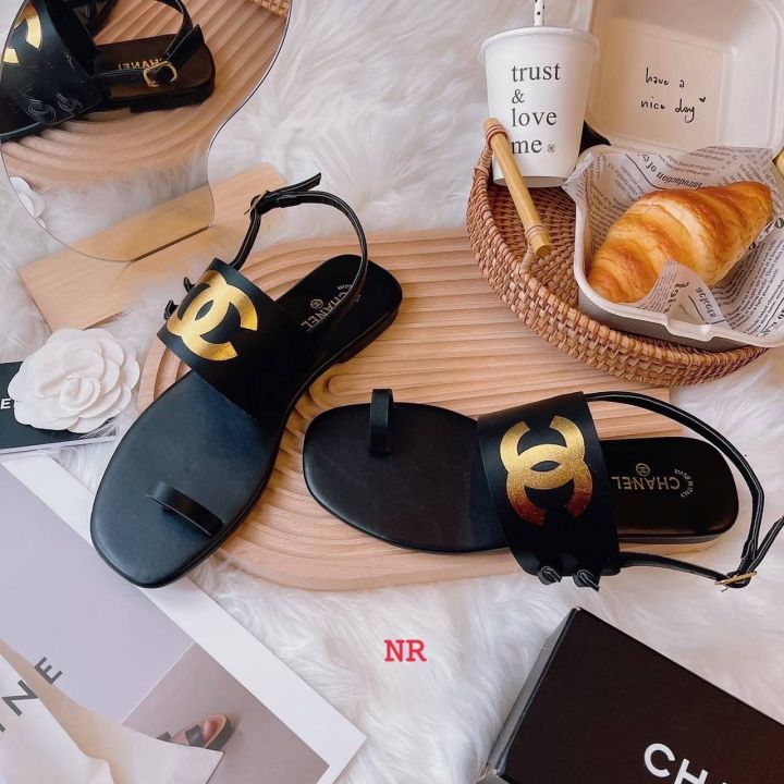 รองเท้าแตะแฟชั่น-พร้อมส่ง-size-36-40-eu-ขาว-ดำ-รองเท้าแตะผู้หญิง-รองเท้าแฟชั่น-รองเท้าหูหนีบรัดส้น-ใส่สบาย-น้ำหนักเบา-ถ่ายจากสิินค้าจริง-klo015