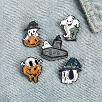 10 PCS / LOT Halloween Enamel Pin Skeleton Skull Pumpkin Ghost Grave Coffin Brooch Bag Lapel Pin Gothic Badge Boo Jewelry