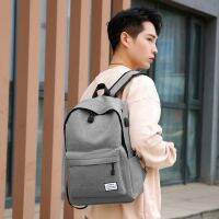 Casual schoolbag mens canvas simple backpack mens Korean backpack large-capacity middle school student schoolbag computer travel bag休闲书包男帆布简约双肩包男韩版背包大容量中学生书包电脑旅行包质地：牛津纺适用人群：通用流行元素：车缝线风格：日韩闭合方式：拉链搭扣容纳电脑尺寸：15英寸防水性能：防泼水里料材质：涤纶（聚酯纤维）