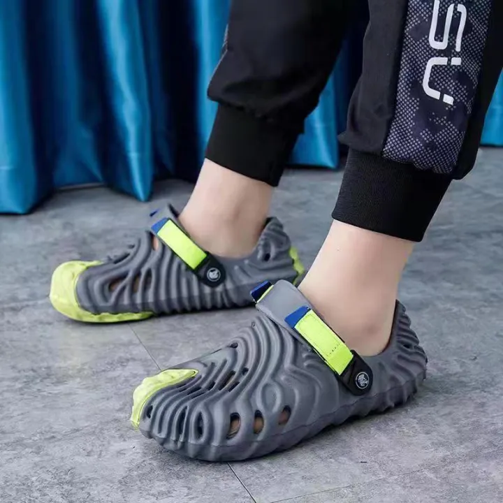 crocs 2022 trend