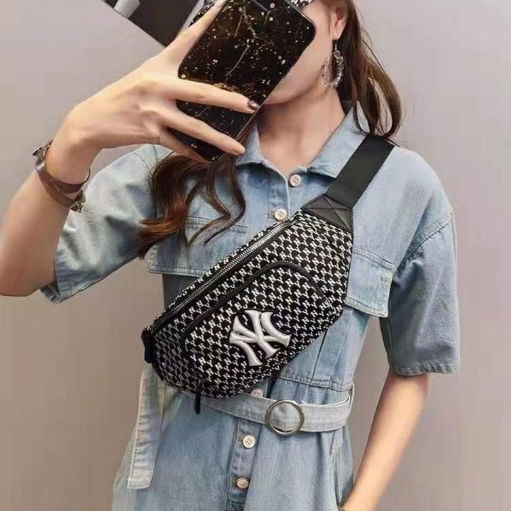 mlb-official-ny-trendy-nyy-messenger-bag-female-yankees-retro-student-bag-canvas-bag-high-value-chest-bag-casual-bag