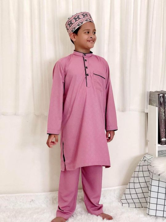 ชุดเด็กชายมุสลิม-เสื้อ-พร้อมกางเกง-ชุดมาลายู-ชุดปากีเด็ก-สำหรับอายุ1ขวบ-12ปี-มีทั้งผ้าลายและผ้าเงา