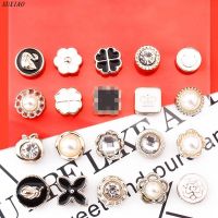 （A Simple）☈✖ 5pcs/Set Blast Buckle Magnet Concealed Pearl Removable Shirt Adjuster Clothing Accessories Gifts for Friends