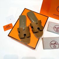 SANDAL leather งานสั้งตัตงานสลับเเท้  ?????? series code ทุกคู่เหมือนของเเท้เเบบเเยกไม่ออก  ตองมี?การันตีคุณภาพสวยการเเยบดีมีอุปกรณ์ครบ ทั้งกล่อง ถุงผ้า การ์ด กระดาษ