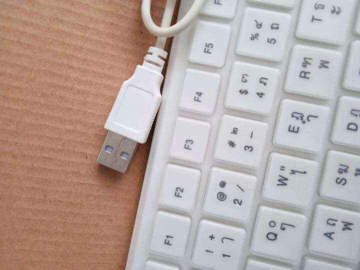 keyboard-mini-usb-สีขาว-คีร์บอร์ดสั้นต่อคอมและโน้ตบุ๊ค-ปุ่มนิ่ม-กดง่าย-ใช้ได้กับคอมทุกรุ่น-สายยาว-1-5-เมตร-เป็นสาาย-ยูเอสบี-แข็งแรงทนท