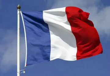 Cờ Pháp: Cờ Pháp là biểu tượng đặc trưng của đất nước Pháp, mang trong mình ý nghĩa lịch sử và văn hóa. Năm 2024, cờ Pháp sẽ được tôn vinh hơn nữa khi đất nước này trở thành một trong những điểm đến du lịch phổ biến nhất thế giới. Nhìn vào bức hình của cờ Pháp, du khách sẽ cảm nhận được sự yên bình, thanh lịch và sang trọng của nước Pháp.
