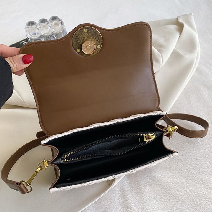 miss-lava-free-shipping-ส่งฟรี-baobao-กระเป๋าผู้หญิงทรงสี่เหลี่ยมสะพายไหล่-กระเป๋าขนาดเล็กขนาดถือได้สะพายข้างอเนกประสงค์แฟชั่นใหม่สำหรับฤดูร้อน2023
