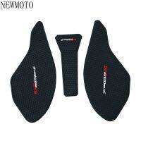 Newmoto gymkhana Anti-SLIP ถังสติกเกอร์ด้านข้างแก๊สเข่า Traction Pads สำหรับ DAYTONA 675 r Street Triple 765 rrs 2013 - 2020