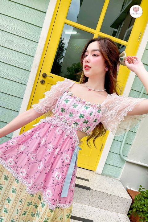 mariadiamond-dress-หลากสี-sandee-vintage-dress-เดรสสยาวหลากสี-เดรสยาวเเขนตุ๊กตา-เดรสยาวลายดอก