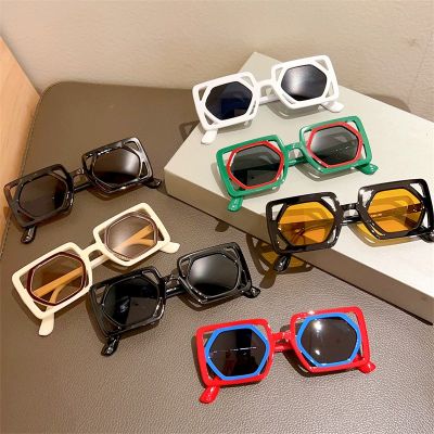 แว่นกันแดดแฟชั่นแว่นตาผู้หญิงผู้ชายแว่นกันแดดดีไซเนอร์ UV400แว่นกันแดดกรอบสี่เหลี่ยมกลวง