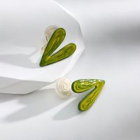 [COD] 2022 new niche all-match female summer retro fresh green plant love no ear hole mosquito coil clip