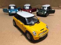 โมเดลรถเหล็ก มินิคูเปอร์ Mini Coopers แจ้งสีได้ทางแชทครับ