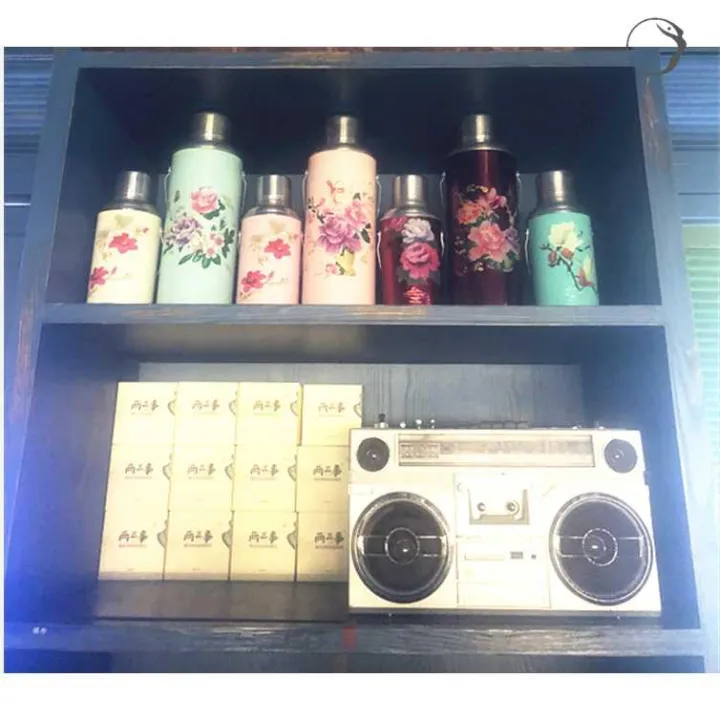 Small thermos old retro nostalgic 0.8l thermos ornaments kettle tin