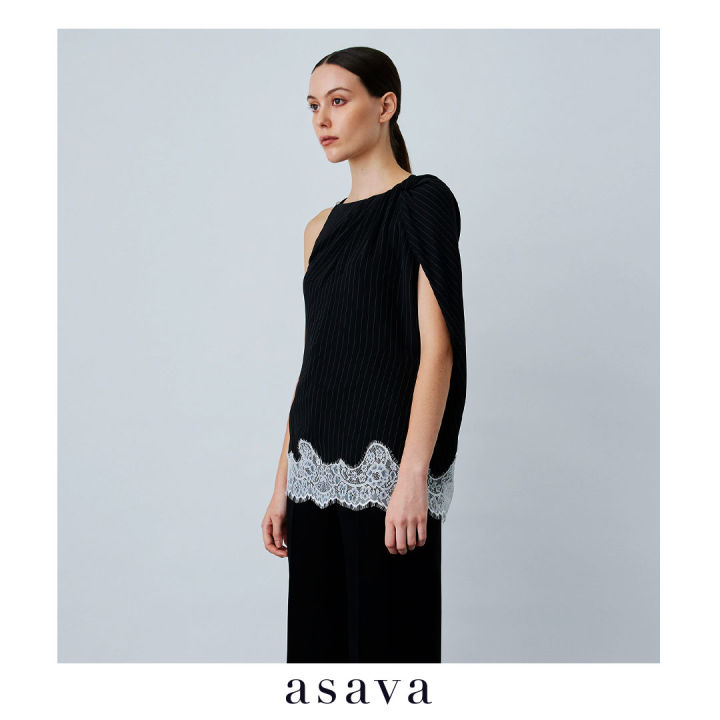 asava-ss22-stola-twisted-blouse-เสื้อผู้หญิง-อาซาวา-แขนกุด-ไหล่แต่งเดรป-ชายแต่งผ้าลูกไม้