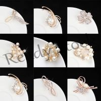 【hot sale】 ◐ B36 Korean High-end Brooch Female Fixed Clothes Ins Personalized Suit Buckle Imitation Pearl Brooch韓國高檔胸針女仿珍珠西裝別針