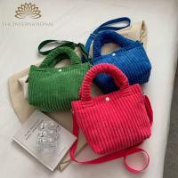 THE INTERNET กระเป๋าถือแบบถือ ง่ายๆ กระเป๋า Crossbody สีทึบทึบ กระเป๋าแบบสะพายไหล่ สำหรับผู้หญิง กระเป๋าใส่เหรียญ กระเป๋าทรงถัง ของขวัญสำหรับเด็ก กระเป๋าถือผ้าลูกฟูก กระเป๋าสะพายไหล่เดียว กระเป๋าแมสเซนเจอร์ กระเป๋าใส่โทรศัพท์