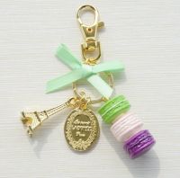 KC15 New Green (green yellow purple cake)France Macaroon Effiel Tower Keychain Christmas Mother Gifts Box Ribbon Handbag