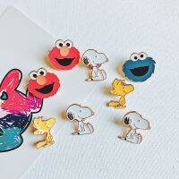 8รูปแบบอะนิเมะเข็มกลัดปกตัวการ์ตูนเซซามีสตรี Snoopy เคลือบ Pins น่ารักกระเป๋าเป้สะพายหลังป้ายอุปกรณ์เสริมเครื่องประดับของขวัญคอลเลกชันสำหรับเพื่อน