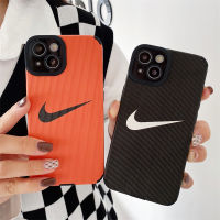 ยี่ห้อกระแสแฟชั่นสร้างสรรค์ IPhone 14 13 12 11 Pro Max สำหรับ IPhone 7 8 Plus Xs Xr Xs Max เคสโทรศัพท์มีลาย Nike สีส้ม