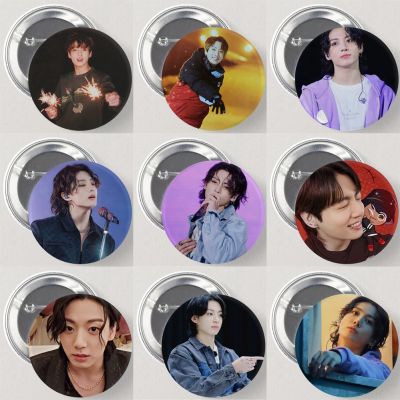 Cute JUNGKOOK Pin Badge Kpopbts Member Badges Hip-Hop Korea Idol Photocard Pins Button Trendy Brooch Jewelry For Gitls Teenagers Headbands