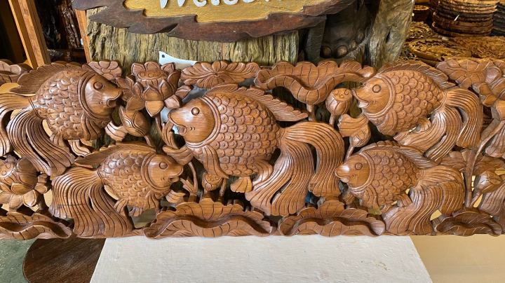 ปลาทอง-9-ตัว-ขนาด-180x45-ซม-wooden-hand-carved-golden-fish-ทำจากไม้สักแกะสลัก-แผ่นไม้สัก-ไม้หนา-4-ซม-ไม้สักฉลุ-ปลาทองแกะสลัก-เสริมมงคล