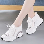 Giày nữ tăng chiều bên trong giày thể thao màu trắng mùa hè 2023 hợp thời