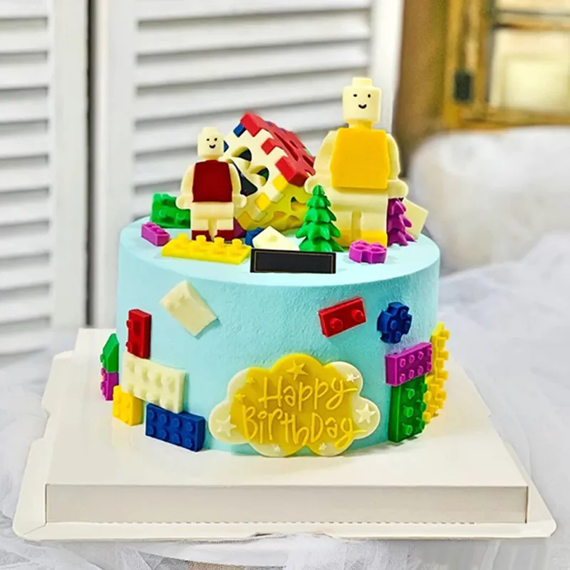 LEGO BIRTHDAY CAKE - Fomanda Gasa | Lego cake, Savoury cake, Lego birthday  cake