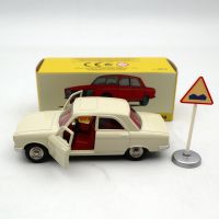 【Must-have】 รถของเล่น Atlas 1:43 Dinky 1428 PEUGEOT 304 White Diecast Collection Edition