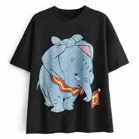 เสื้อยืดคอกลมผู้ชายพิมพ์ลายดีเยี่ยม Dumbo Elephant FLAG Cartoon Print Black TShirt pullover Sweet Stylish TEE