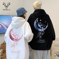 Hanlu เสื้อสเวตเตอร์มีฮู้ดผ้าฟลีซชาย เสื้อโค้ทคู่อินเทรนด์ สไตล์เกาหลีเสื้อผ้าทรงหลวมเสื้อโค้ทลําลองเสริมสวยร่างกายเสื้อกันหนาวแมทช์ง่ายเสื้อฮู้ดผชเสื้อ หนาชายแฟชั่น