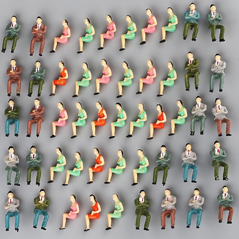 50 pcs Sitting Plastic Figures 1:32 Miniture People Human People Painted Mixed 