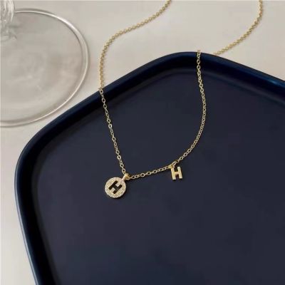 Fashion necklace สร้อยคอเงินแท้925 สร้อยคอแฟชั่นจี้บุคลิกภาพจดหมาย H จี้รูปไข่โซ่ไขว้ง่ายเครื่องประดับ (พร้อมกล่อง)