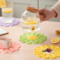 Creative Daisy ดอกไม้ฉนวนกันความร้อน Simple ทนทานซิลิโคน Placemat Ins Coasters Anti-Hot หม้อตาราง Mat