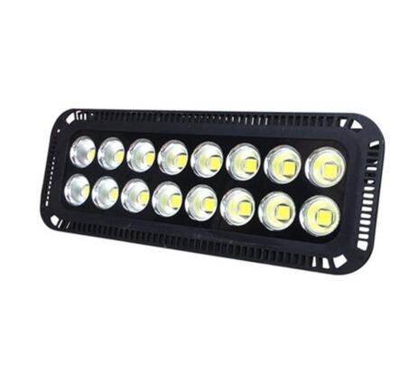 led-floodlight-800-watt-โคมสปอร์ตไลท์-800-วัตต์-รุ่น-super-bright-outdoor-high-power-spotlight-outdoor-โคมไฟฟลัดไลท์-ความสว่างสูง-วัตต์สูง-ใช้สำหรับโคมไฟโรงงาน-ส่องป้ายโฆษณาขนาดใหญ่-สนามฟุตบอล-โกดังสิ