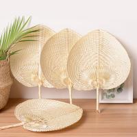 abanicos para boda Chinese Style Handmade Straw Fan Hand-woven Palm Leaf Heart Shaped Wedding Hand Fans Summer Cooling Hand Fan