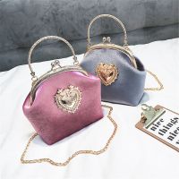 New Female Velvet Pearl Handbag Vintage Velour  Shell Heart  Design Evening Bag Wedding Party Bride Clutch Diagonal Handbag