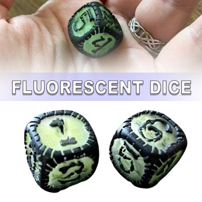 ；。‘【； Creative Luminous Retro Table Game Dice Leisure Toys Festive Party Funny Dice Playing Game
