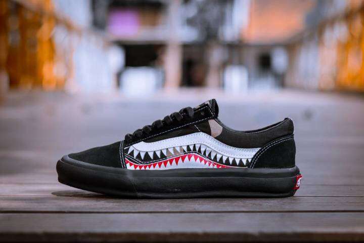 Sepatu best sale vans bape