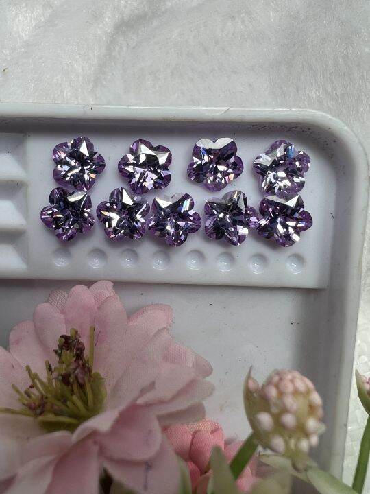 พลอย-เพชร-cz-เพชร-รัสเซีย-aaa-lavendor-สี-ลาเวนเดอร์-ดอกไม้-8x8-มม-1-เม็ด-cubic-zirconia-cz-flower-shape-8-00-mm-1pcs