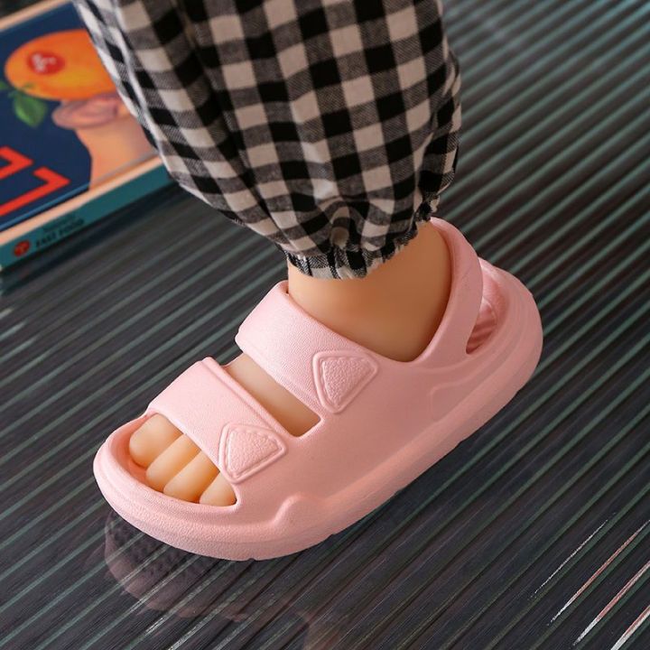 รองเท้าแตะเด็กชาย-2022-ฤดูร้อนใหม่แฟชั่นรองเท้าชายหาดเด็กชายเด็กโตรองเท้าเด็กพื้นนิ่มสไตล์เกาหลีสำหรับเด็กผู้หญิง