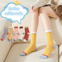 ถุงเท้าข้อกลาง ลายทางน่ารัก สีแคนดี้ แฟชั่น สวมใส่สบายColor matching womens socks cotton breathable knitted socks