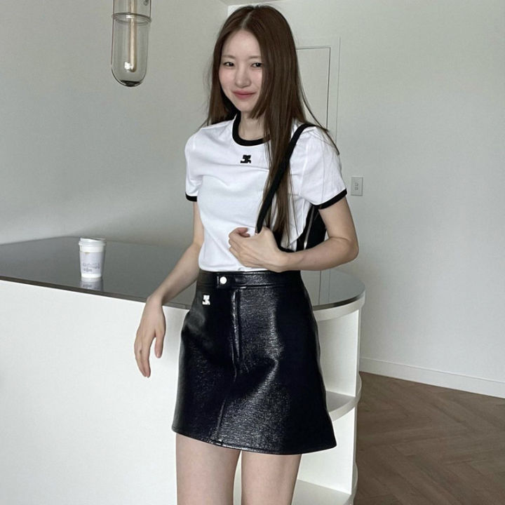 จัดส่งฟรี-curreges-logo-embroidered-black-and-white-contrasting-round-neck-short-sleeved-t-shirt-for-women