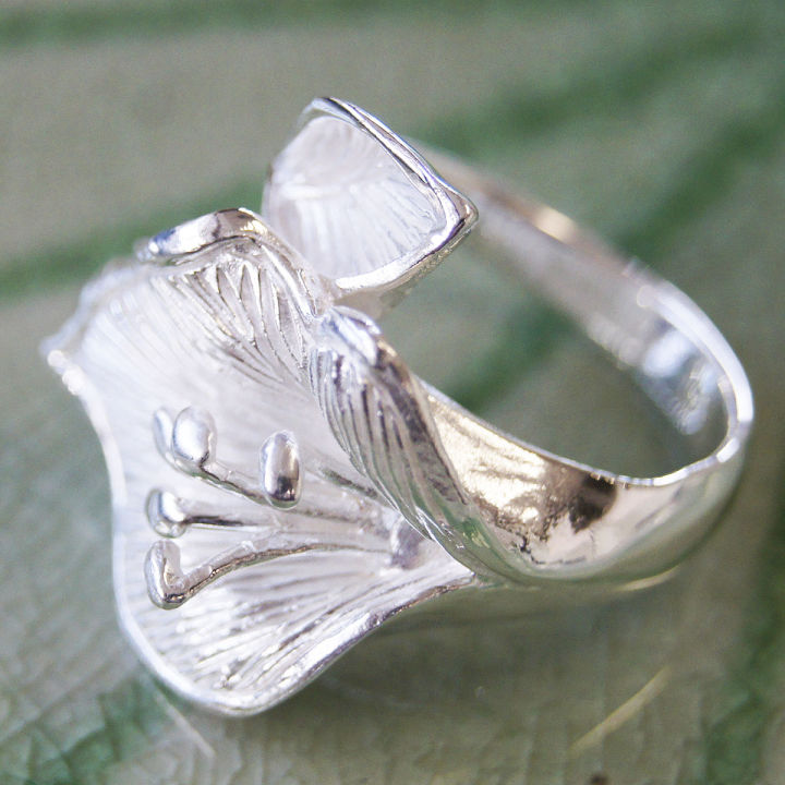 the-gift-is-valuable-to-the-recipient-ring-flower-valuable-beautiful-silver-sterling-silver-white-silver-size-6-to-11