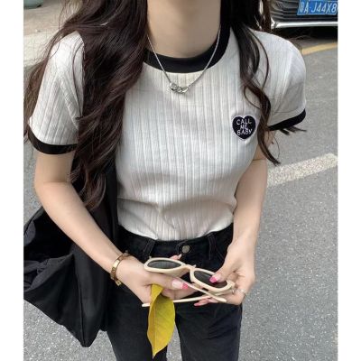 Xiaozhainv แขนสั้นเสื้อยืดแฟชั่นสไตล์เกาหลีเสื้อผู้หญิงคอกลมเสื้อเข้ารูป