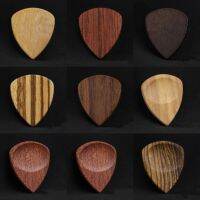 1pc Olive Aloe Walnut Wood Acoustic Guitar Pick Plectrum Hearted Shape for Electric Guitar Bass Ukulele Guitarra Accessorie