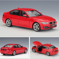 โมเดลรถซีดาน3ซีรีส์1:24หล่อจากรถเหล็กหล่อรถ BMW สีแดง335I เป็นของขวัญของเล่นแบบชุดสะสม