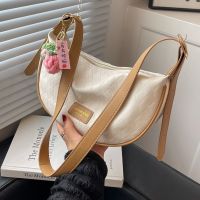This years popular bag new fashion high-end messenger bag womens winter texture all-match niche shoulder bag 【QYUE】