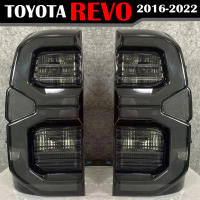 ไฟท้ายแต่ง LED รุ่น โตโยต้า ไฮลักซ์ รีโว่ ร็อคโค่ TOYOTA HILUX REVO ROCCO ปี 2015 - 2020 สีสโม๊ค 1 คู่ ซ้าย + ขวา รวมชุดสายไฟ